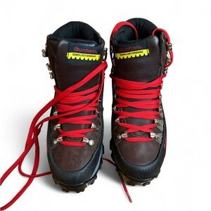 Dunham Waterproof Hiking Boots with Red Laces